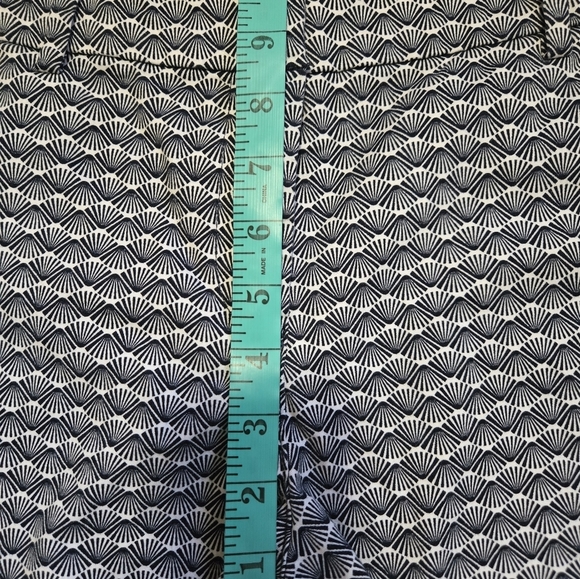 NAUTICA Navy And White Fan Patterned Cotton Shorts. Size 12 - Picture 12 of 13